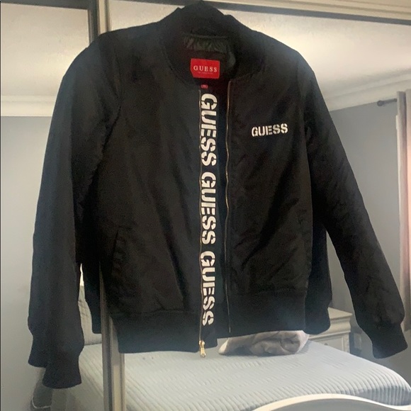 A guess black bomber jacket - Picture 1 of 6